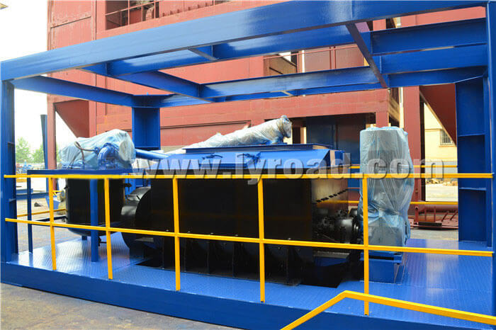 LB1000 asphalt mixing plant was transported to Shennongjia